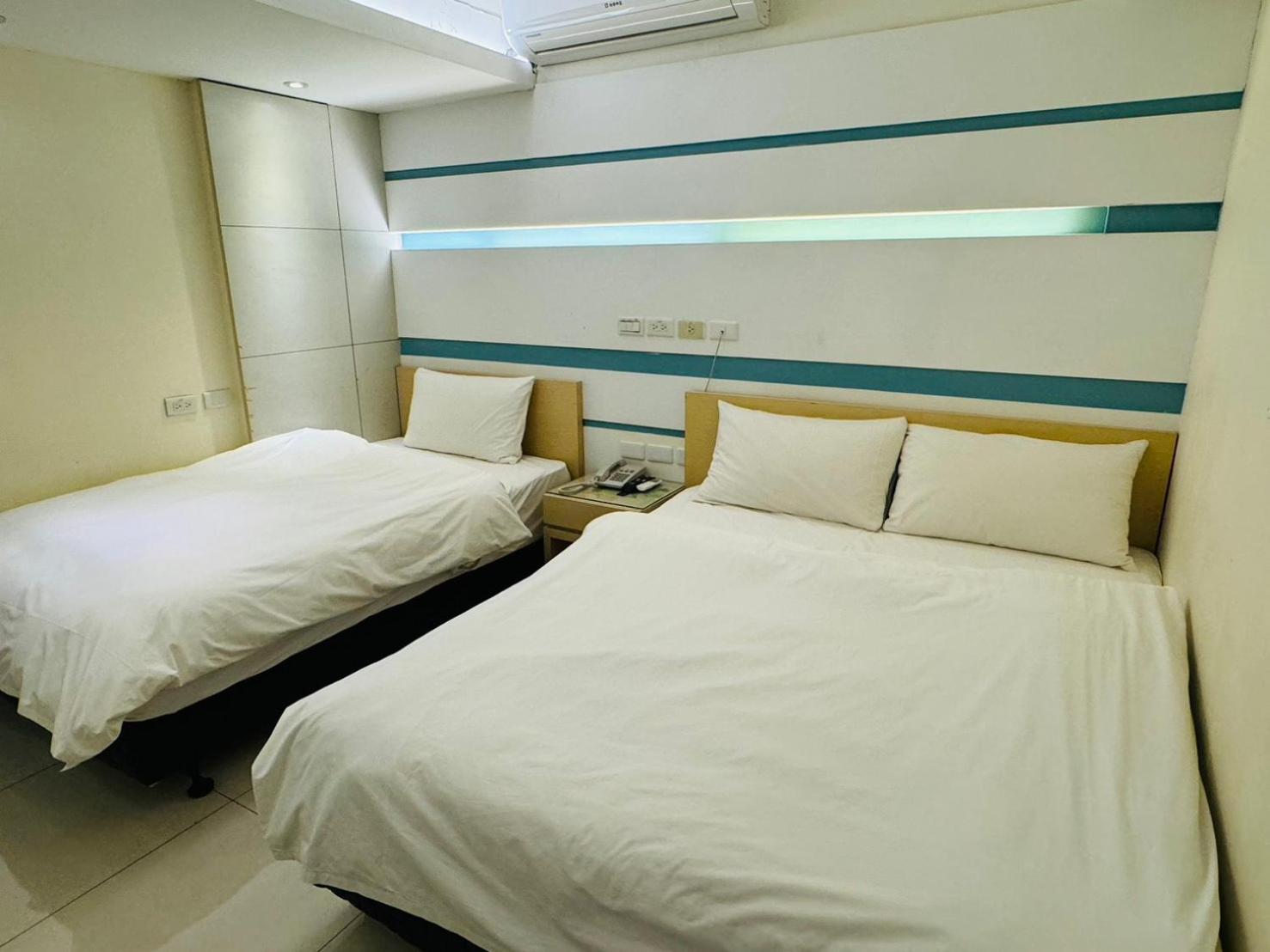 Kiwi Express Hotel - Kaohsiung Station Buitenkant foto