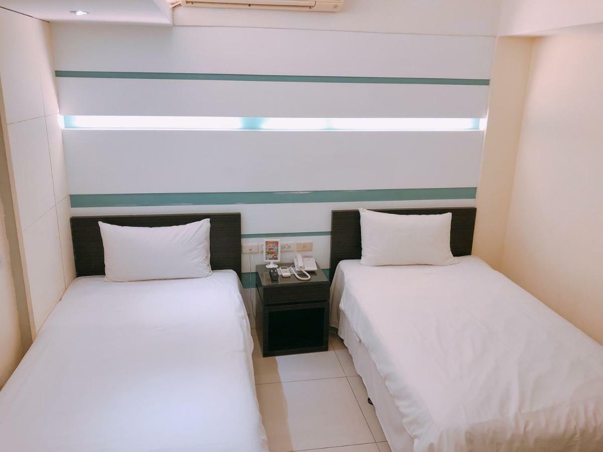 Kiwi Express Hotel - Kaohsiung Station Buitenkant foto